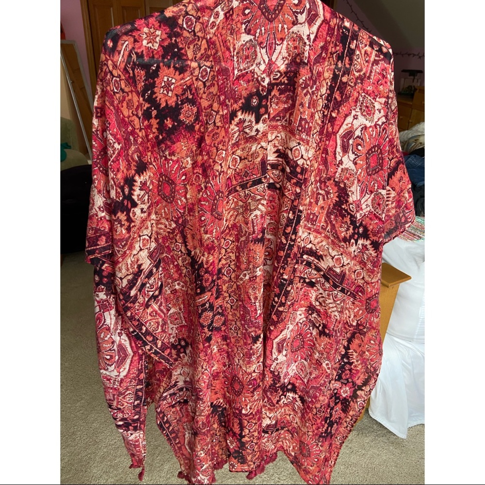 patterned shawl - Picture 3 of 3